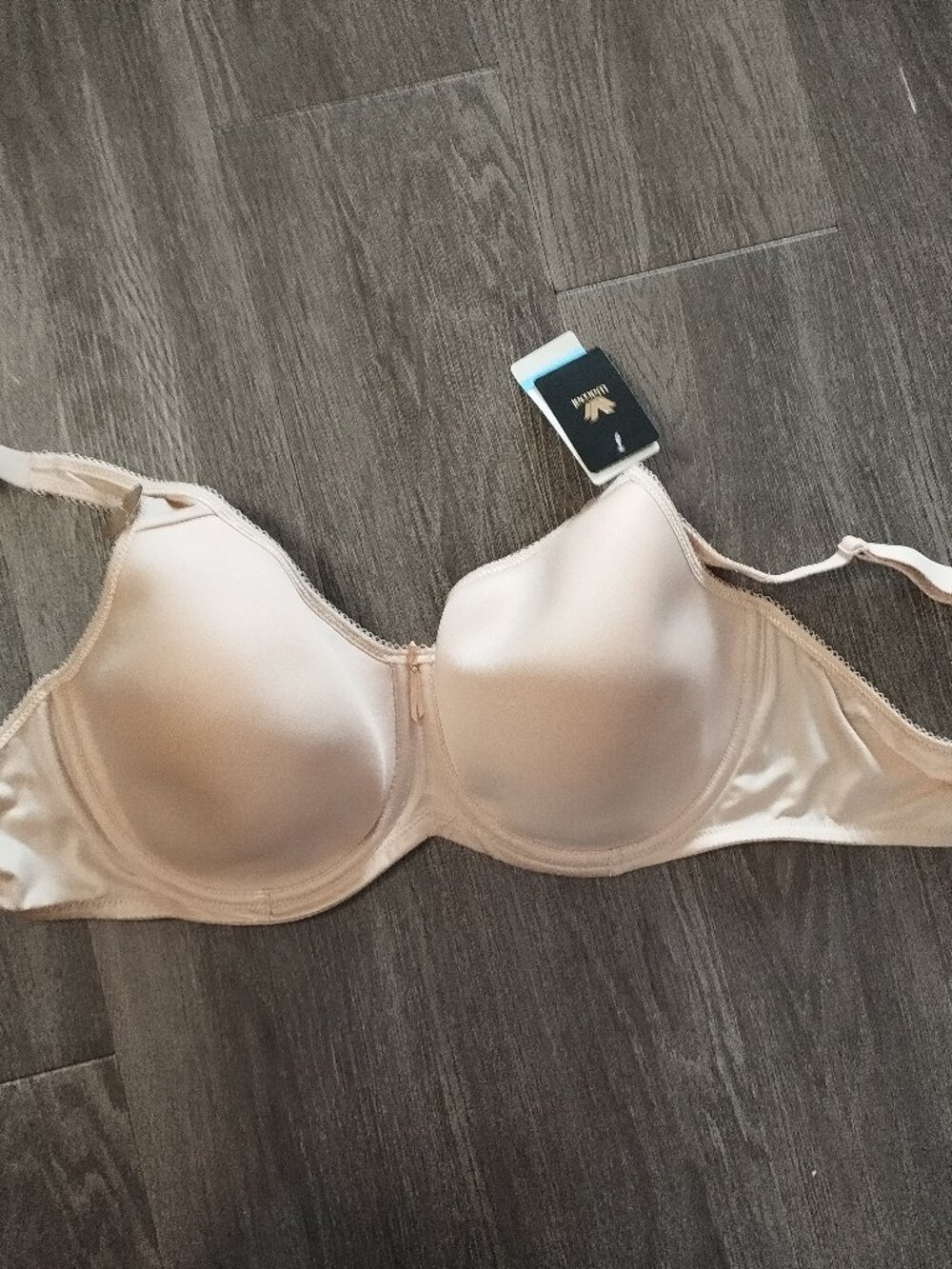 44C Wacoal Womens Basic Beauty Contour Bra